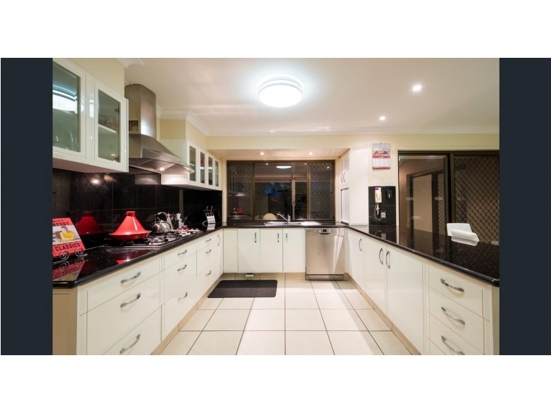 31 Walter Raleigh Crescent, Hollywell QLD 4216