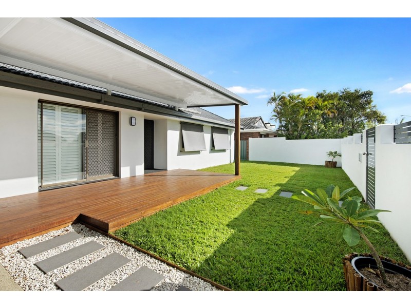 97 Oceanic Drive, Mermaid Waters QLD 4218