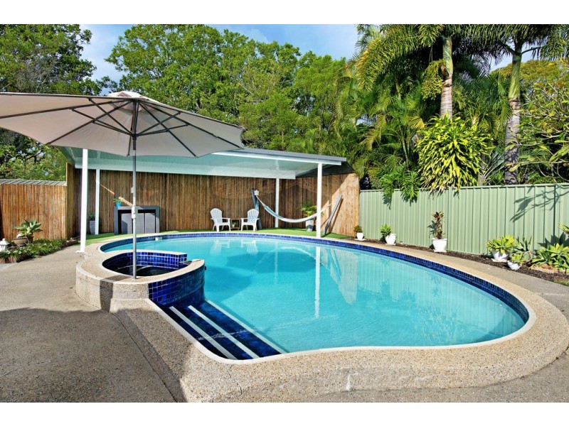 97 Oceanic Drive, Mermaid Waters QLD 4218