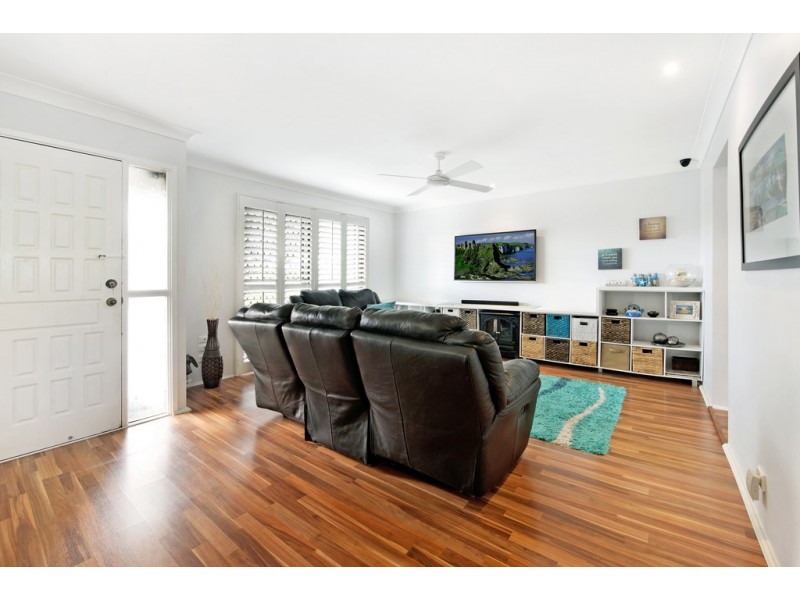 97 Oceanic Drive, Mermaid Waters QLD 4218