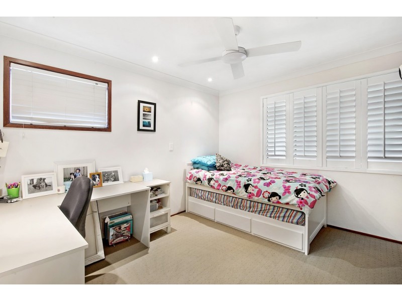 97 Oceanic Drive, Mermaid Waters QLD 4218