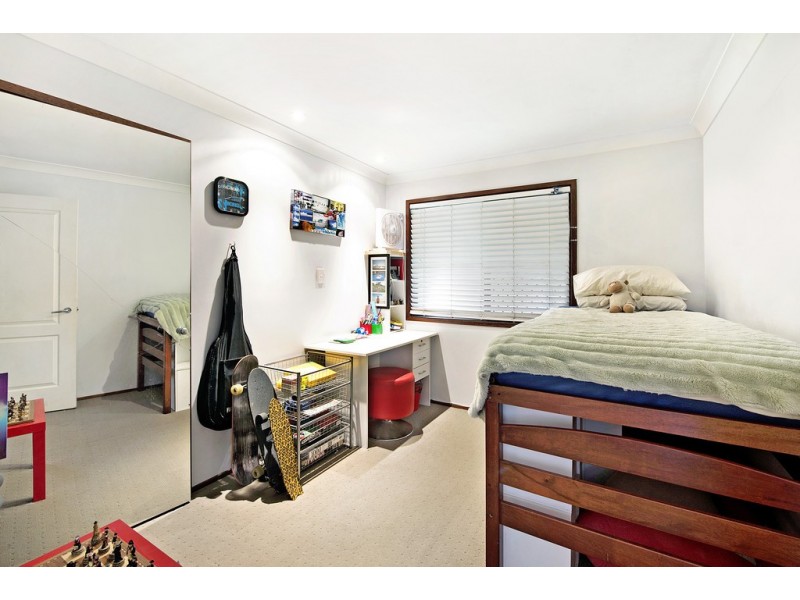 97 Oceanic Drive, Mermaid Waters QLD 4218