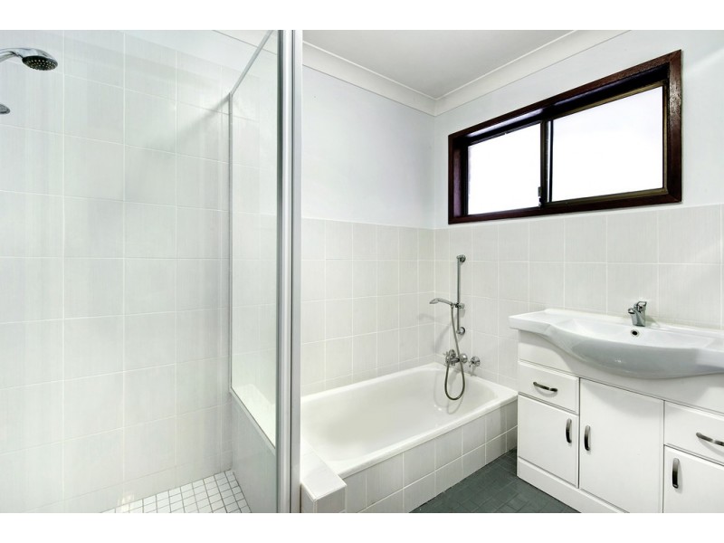 97 Oceanic Drive, Mermaid Waters QLD 4218