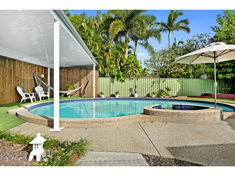 97 Oceanic Drive, Mermaid Waters QLD 4218