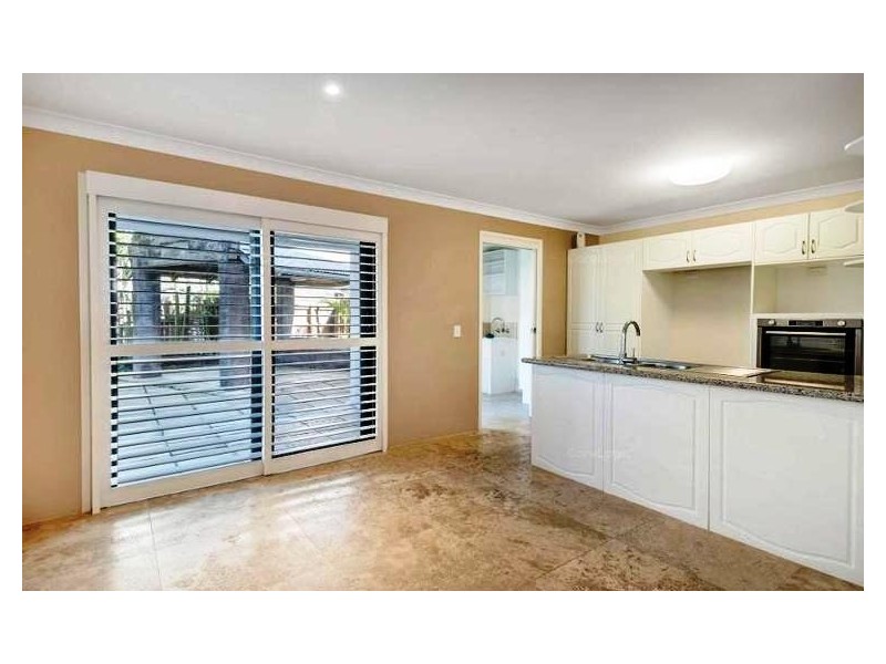 1/28 Mawarra Street, Chevron Island QLD 4217