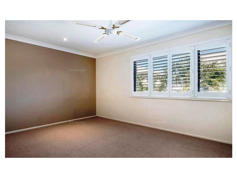 1/28 Mawarra Street, Chevron Island QLD 4217