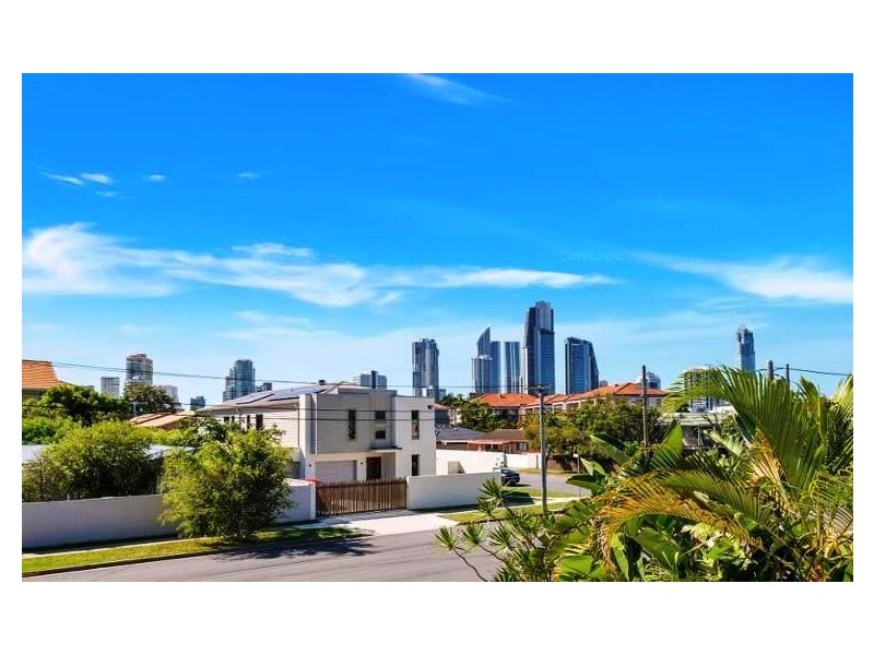 1/28 Mawarra Street, Chevron Island QLD 4217