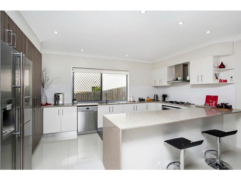 68 Sea Eagle Drive, Burleigh Waters QLD 4220