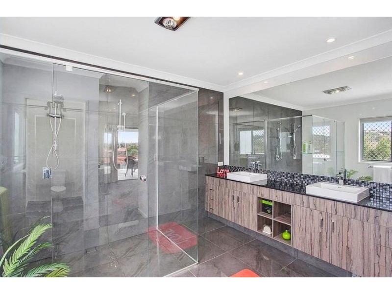 68 Sea Eagle Drive, Burleigh Waters QLD 4220