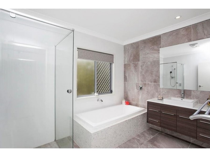 68 Sea Eagle Drive, Burleigh Waters QLD 4220