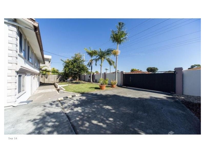 1/48 Government Road, Labrador QLD 4215