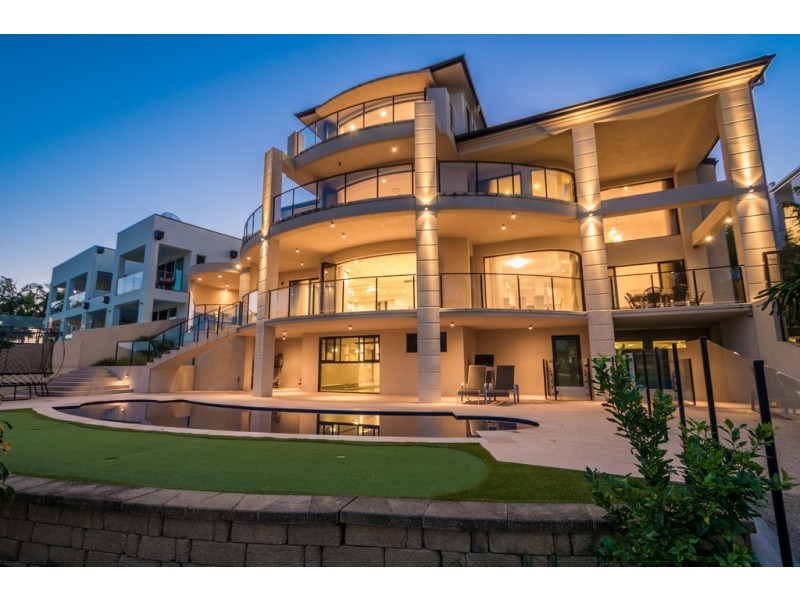 157 Sir Bruce Small Boulevard, Benowa Waters QLD 4217