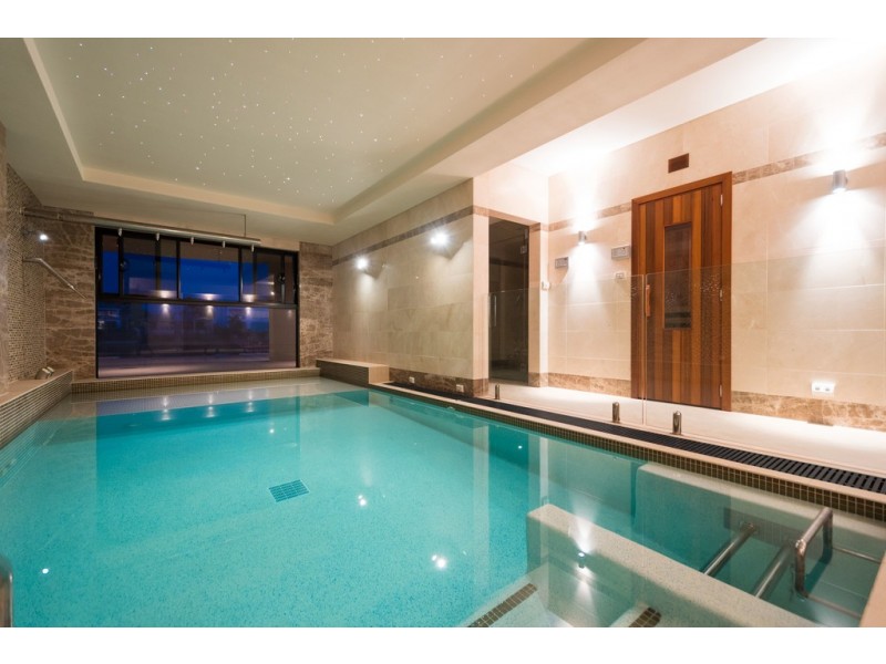 157 Sir Bruce Small Boulevard, Benowa Waters QLD 4217