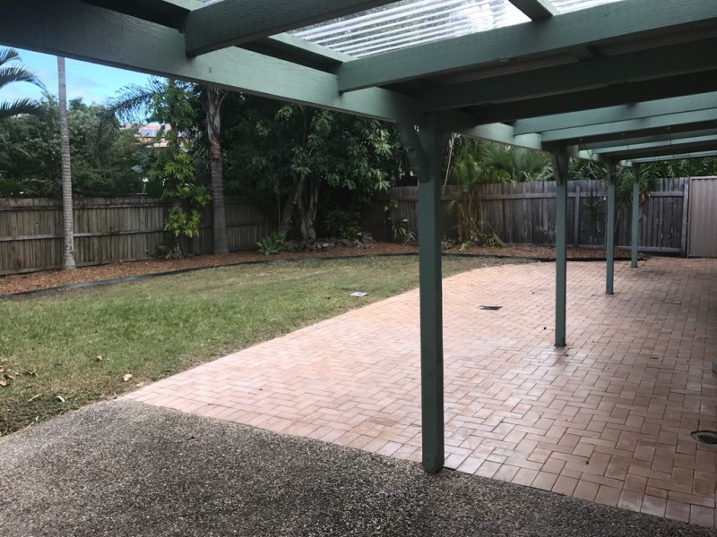 10 Barrier Reef Drive, Mermaid Waters QLD 4218
