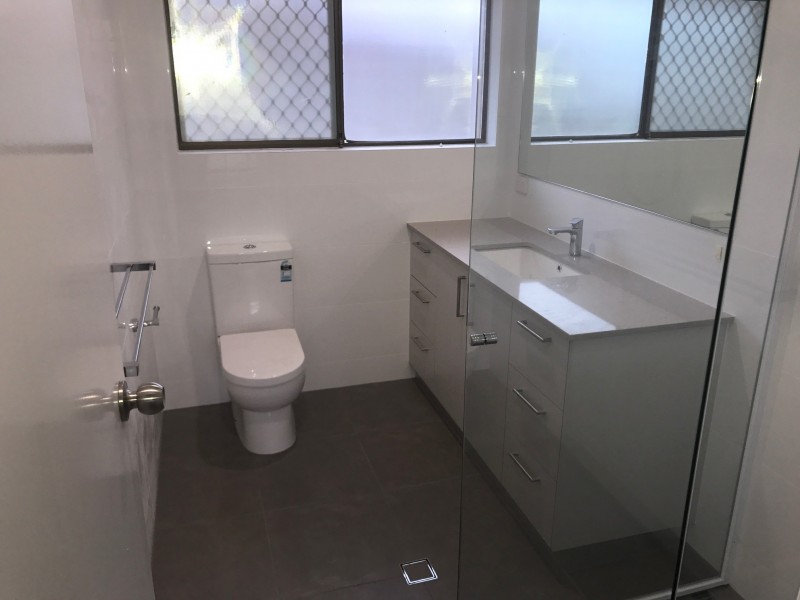 10 Barrier Reef Drive, Mermaid Waters QLD 4218