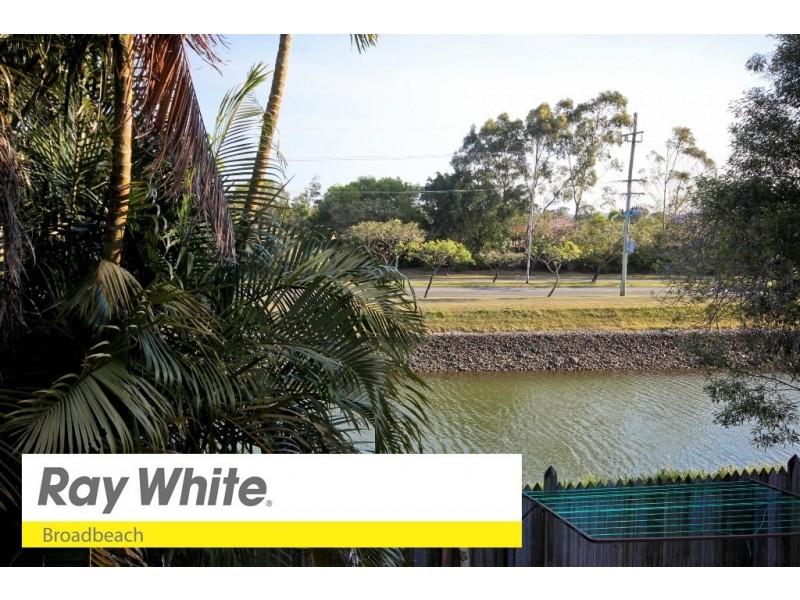 8 Wistaria Ave, Southport QLD 4215