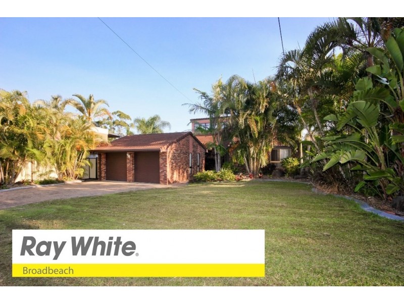 8 Wistaria Ave, Southport QLD 4215