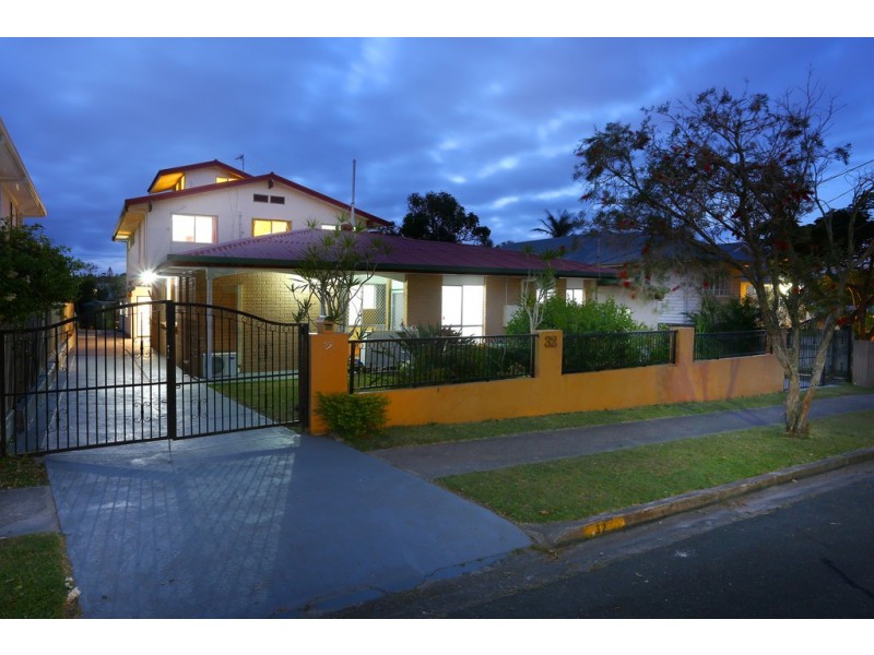 30 and 32 Sydney Street, Labrador QLD 4215