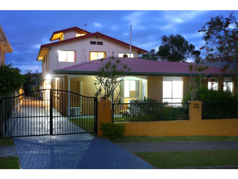 30 and 32 Sydney Street, Labrador QLD 4215