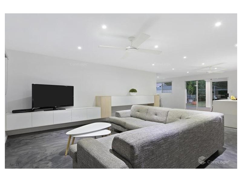30 Japonica Drive, Palm Beach QLD 4221