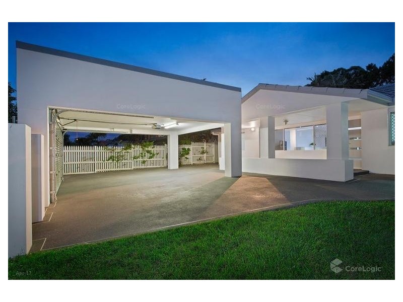 30 Japonica Drive, Palm Beach QLD 4221