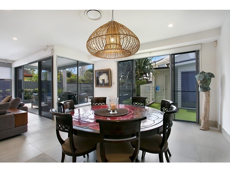 50 Brindisi Avenue, Isle Of Capri QLD 4217