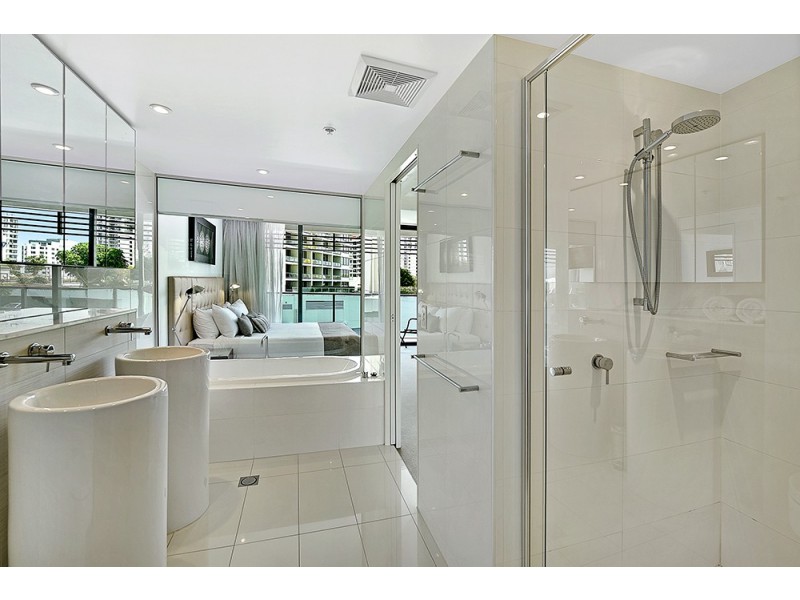20604 “The Oracle” 21 Elizabeth Ave, Broadbeach QLD 4218