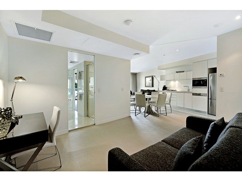 20604 “The Oracle” 21 Elizabeth Ave, Broadbeach QLD 4218