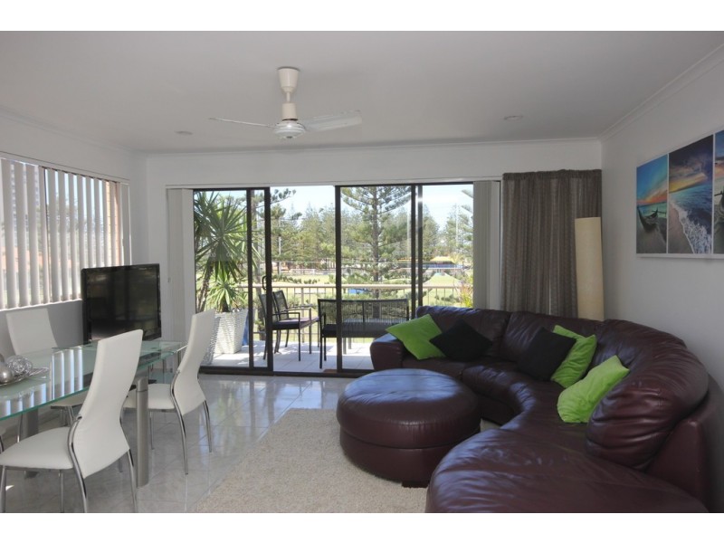 5/152 Surf Parade, Broadbeach QLD 4218