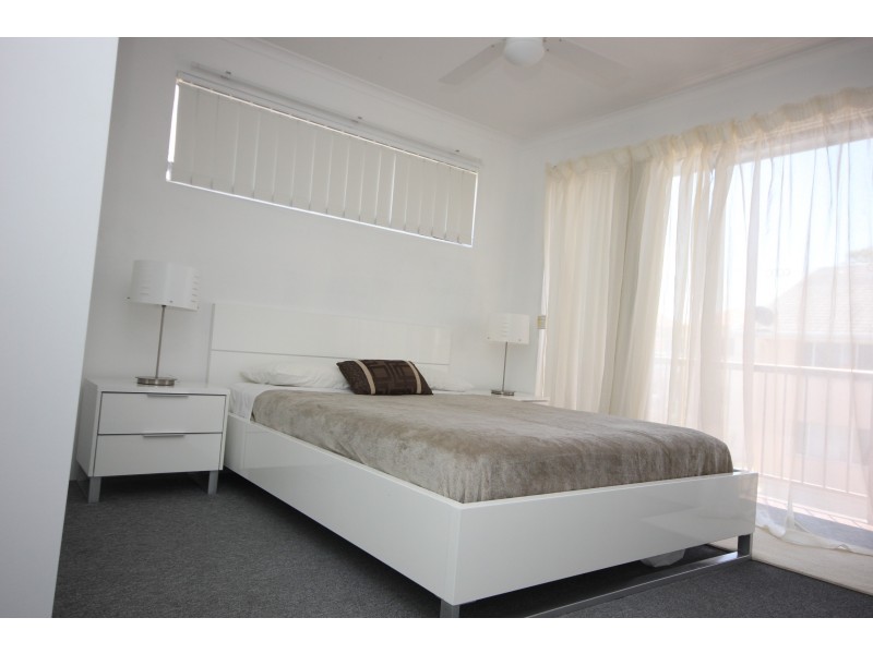 5/152 Surf Parade, Broadbeach QLD 4218