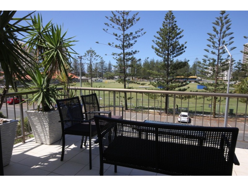 5/152 Surf Parade, Broadbeach QLD 4218