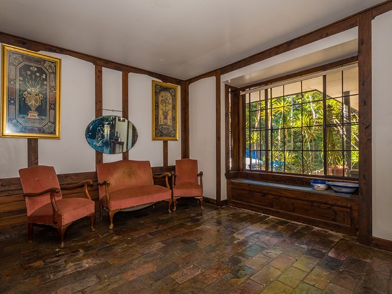 3 Vevey Street, Mermaid Waters QLD 4218