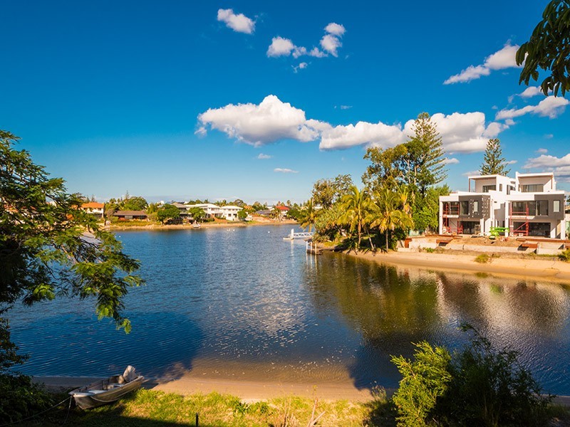 3 Vevey Street, Mermaid Waters QLD 4218