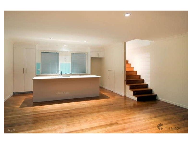 2/1 Leiden, Reedy Creek QLD 4227