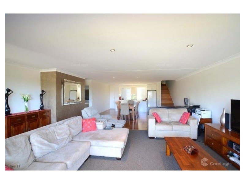 2/1 Leiden, Reedy Creek QLD 4227