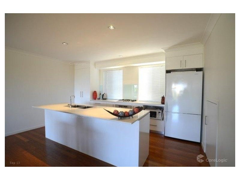 2/1 Leiden, Reedy Creek QLD 4227