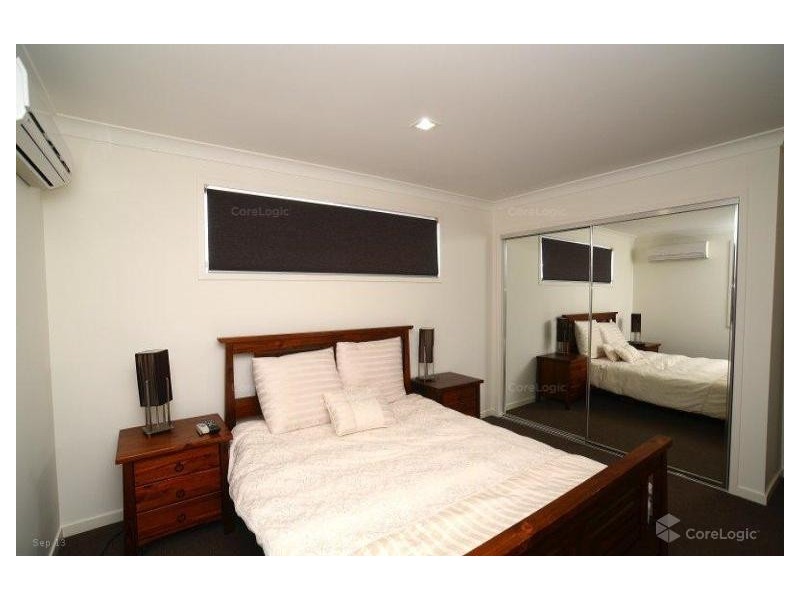 2/1 Leiden, Reedy Creek QLD 4227