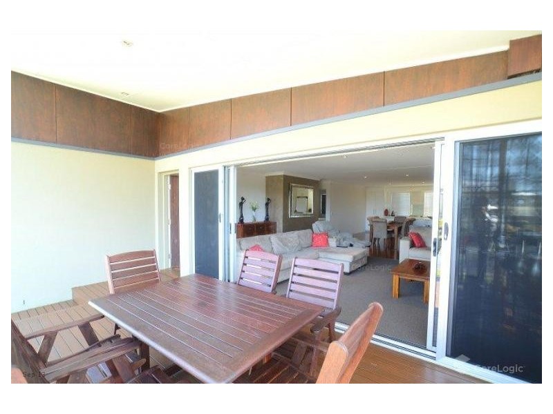 2/1 Leiden, Reedy Creek QLD 4227