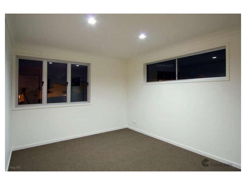 2/1 Leiden, Reedy Creek QLD 4227