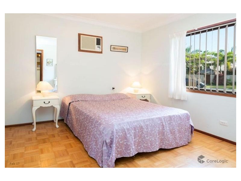 5 Balmoral Avenue, Bundall QLD 4217