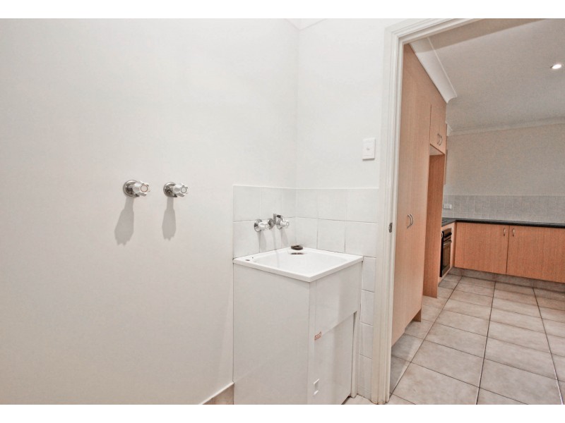 1/117 Eugaree Street, Southport QLD 4215