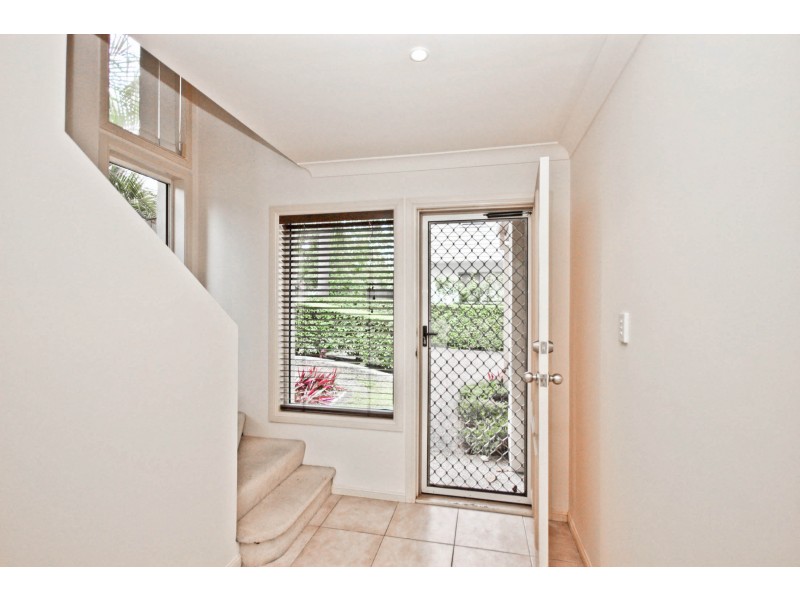 1/117 Eugaree Street, Southport QLD 4215