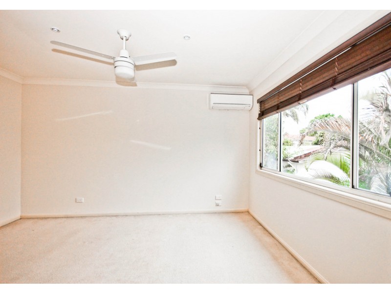 1/117 Eugaree Street, Southport QLD 4215