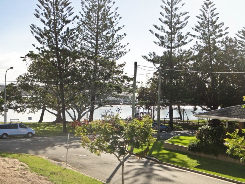 28 Blondell Avenue, Surfers Paradise QLD 4217