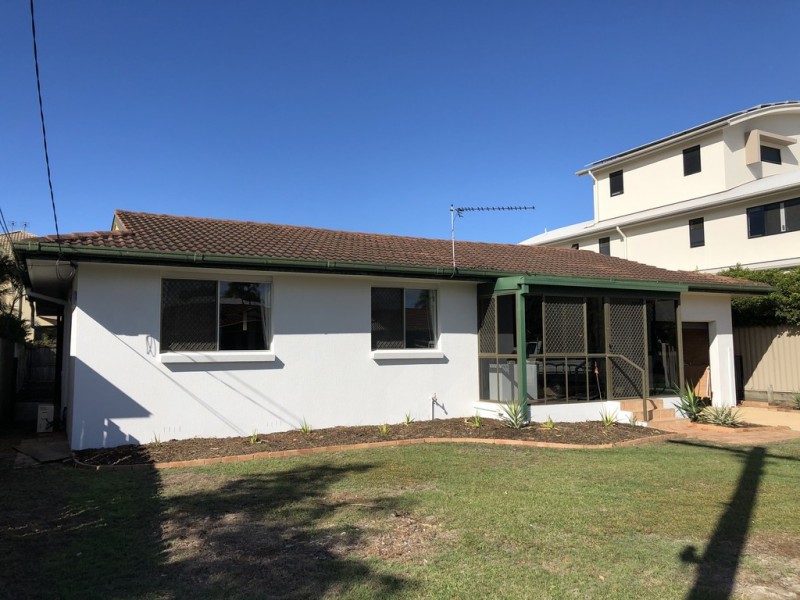 18 Lee Road, Runaway Bay QLD 4216