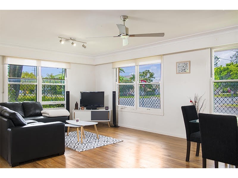 54 Worendo Street, Southport QLD 4215