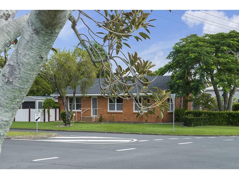 54 Worendo Street, Southport QLD 4215