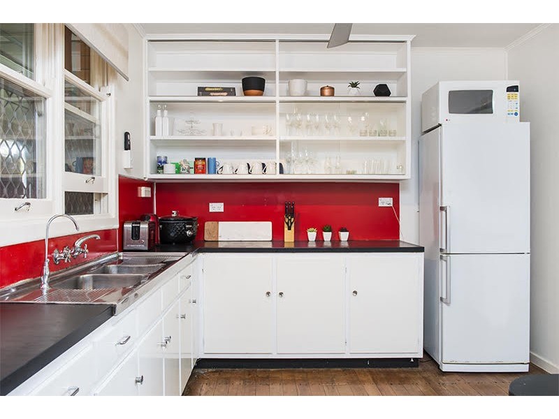 54 Worendo Street, Southport QLD 4215