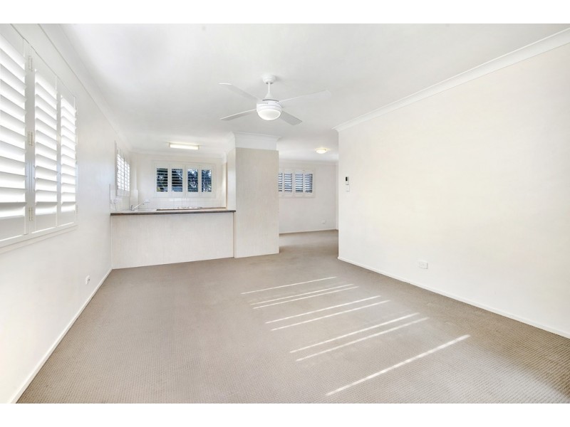 6/27 Duet Drive, Mermaid Waters QLD 4218