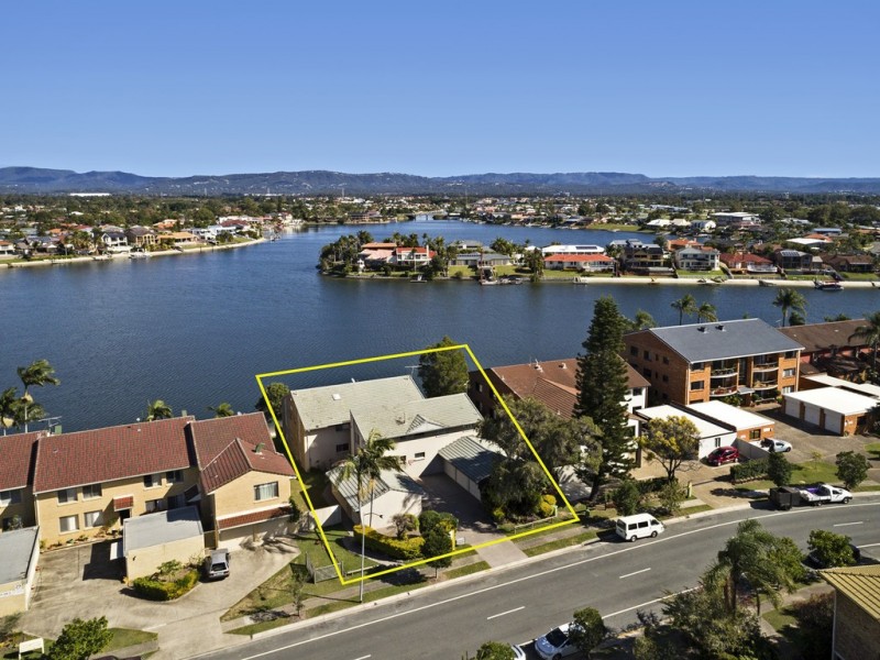 6/27 Duet Drive, Mermaid Waters QLD 4218